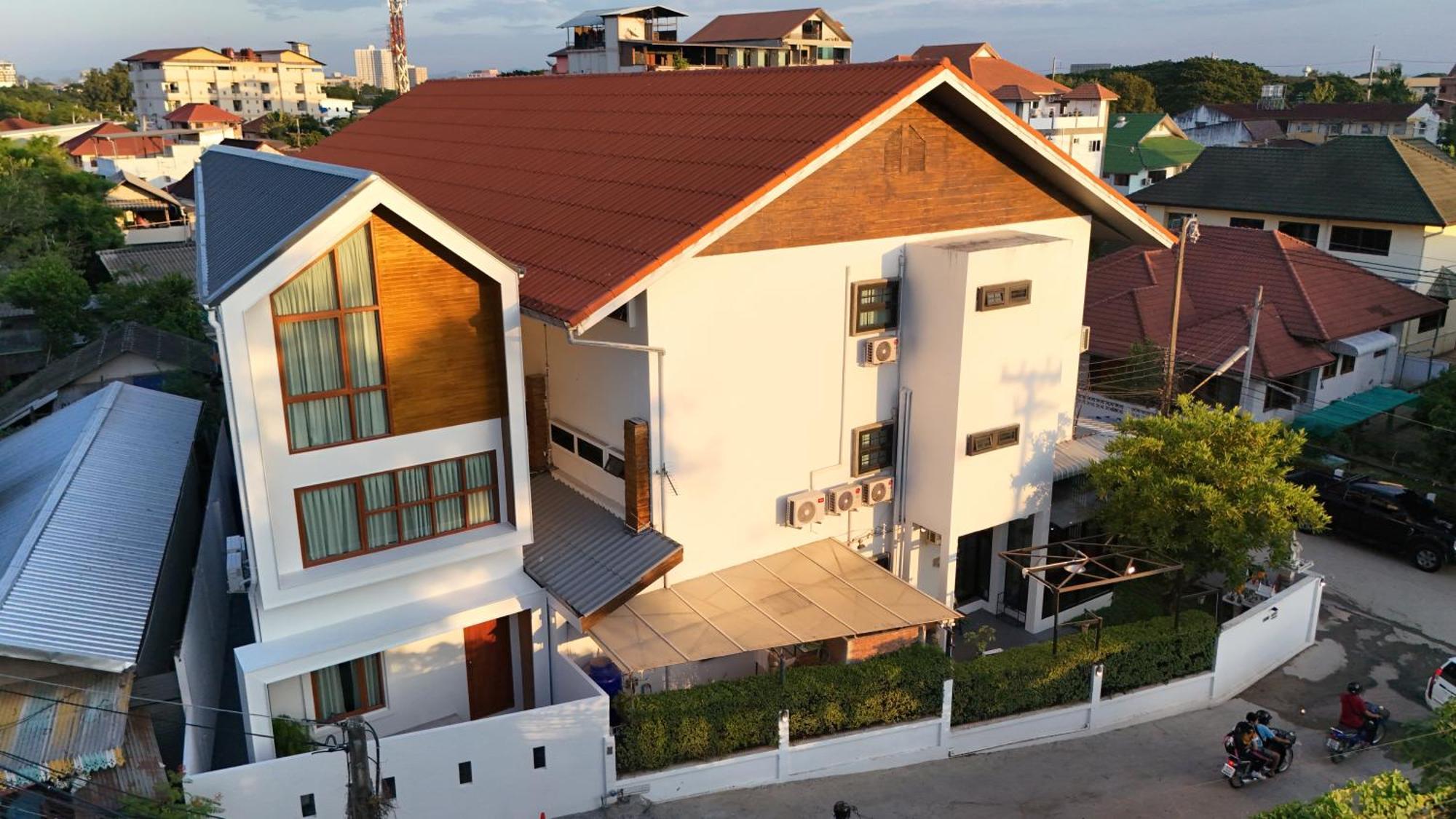 Tanwa Hotel Чиангмай Экстерьер фото